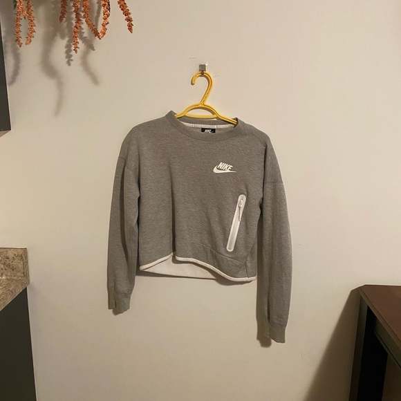 Nike Sweaters - Nike sweater